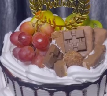 Fruits and Chocolate Ready to go Cakes